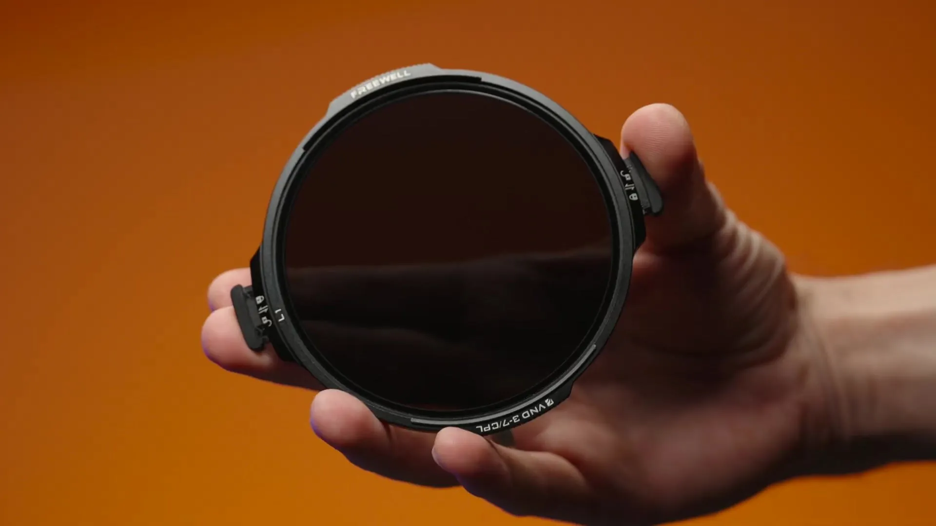 Freewell Real Locking VND/CPL 3-7 stop filter held in hand